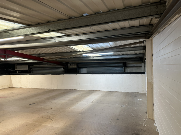 2600 sq. ft. High Industrial Unit (with Mezzanine Floor)