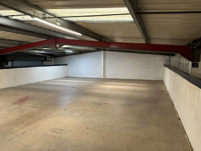 2600 sq. ft. High Industrial Unit (with Mezzanine Floor)