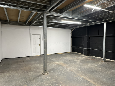 2600 sq. ft. High Industrial Unit (with Mezzanine Floor)