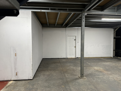 2600 sq. ft. High Industrial Unit (with Mezzanine Floor)